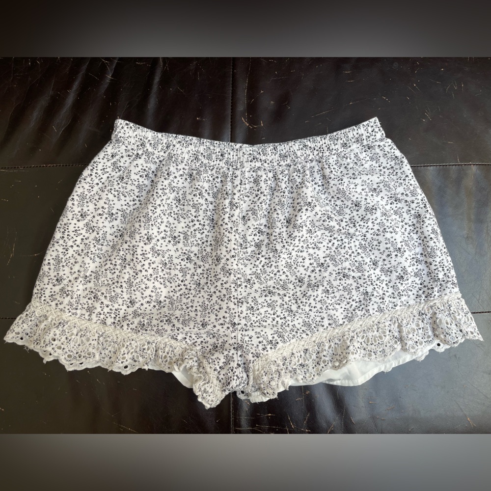 American Eagle floral shorts | Size L
